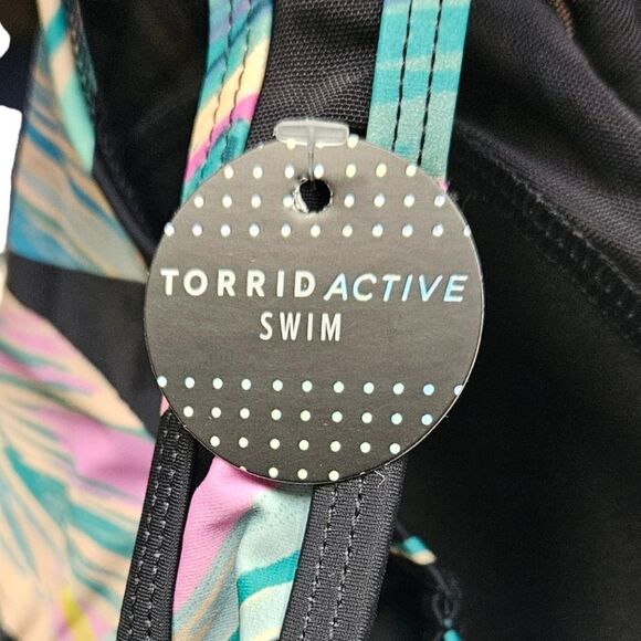 TORRID Plus Size Wireless Mesh High Neck Leaf design One Piece Swimsuit 1X - Picture 11 of 16